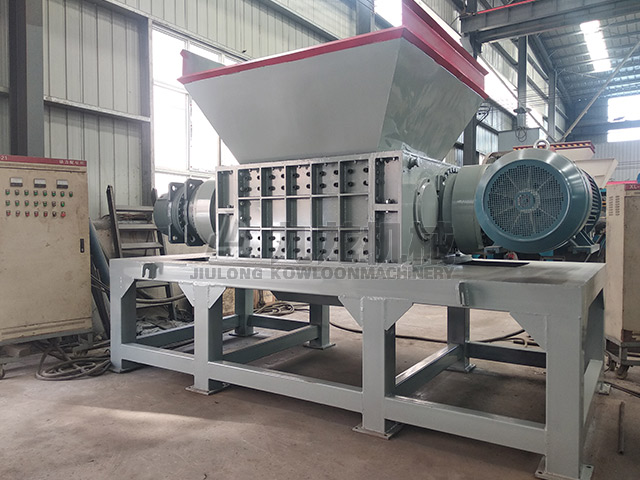 廢舊塑料托盤(pán)粉碎視頻