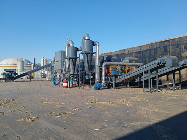 五常秸稈撕碎粉碎生產(chǎn)線現(xiàn)場