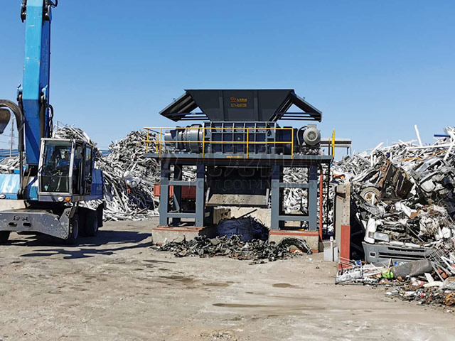 金屬撕碎機(jī)能夠有效處理各類金屬?gòu)U棄物